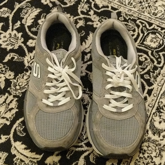 Grey Skechers Size 10.5 - Picture 1 of 5
